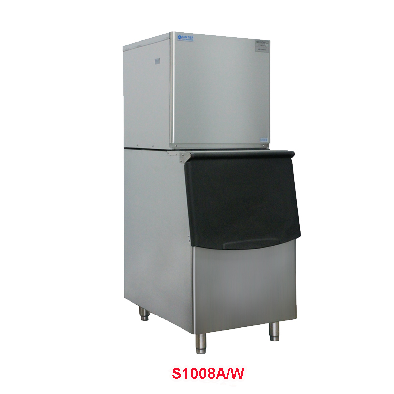 Máy làm đá viên SunTier S1008A/W là dòng máy làm đá chiều rộng 760mm, công suất làm đá 454Kg, thùng chứa đá 280Kg, điện áp 220V/50Hz/1600W, kích thước 760x850x1830mm phù hợp dùng cho nhà hàng, khách sạn, quán bar, club,… Máy làm đá viên SunTier S1008A/W