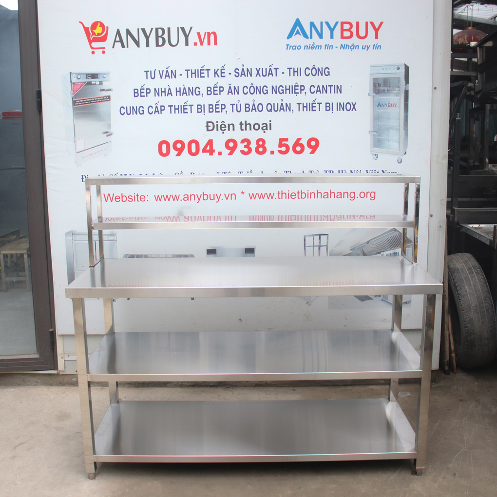 Bàn inox sơ chế kết hợp kệ inox là một các sản phẩm "thiết bị inox" giúp tối ưu cho các khu bếp công nghiệp, nhà hàng, quán ăn và các cơ sở chế biến thực phẩm. Bàn inox sơ chế kết hợp kệ inox