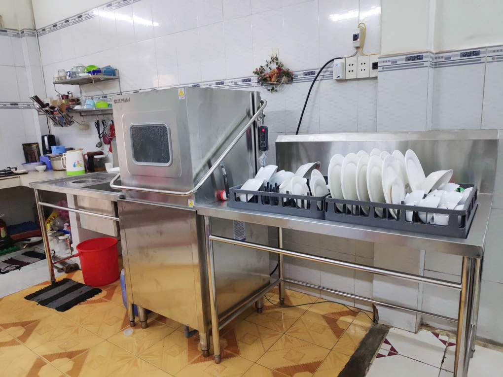 Máy Rửa Bát Công Nghiệp Cửa Sập Dolphin