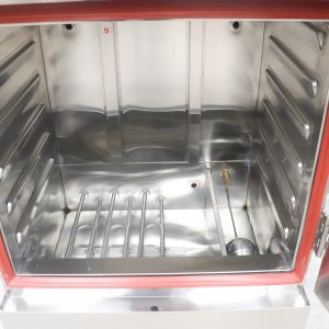 Trong lòng Tủ nấu cơm điện Aptomat 6 khay