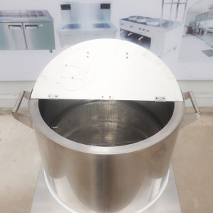 Mở nắp vung nồi phở