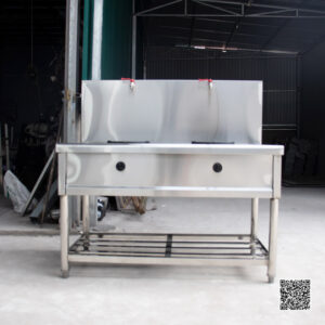 Bếp á 2 họng dùng gas có vòi nước là một trong những Bếp Á Nhà Hàng họng gang chịu nhiệt bền, kích thước bếp 1300x700x800/450(mm) sử dụng cho việc xào nấu, chiên và ninh hầm